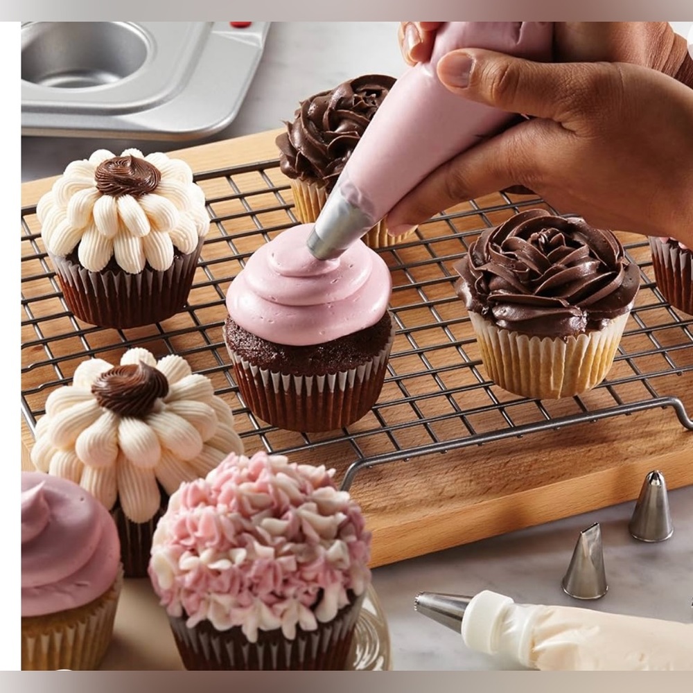 Cake Boss 6 Piece Decorating Tip Set